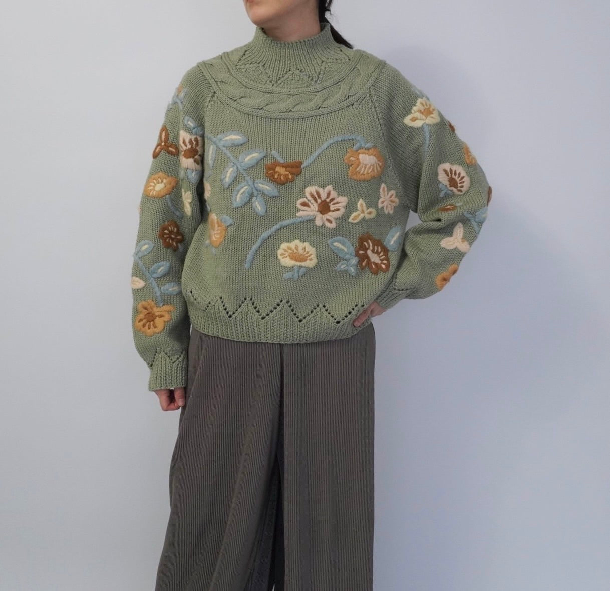 90s Embroidery Knit