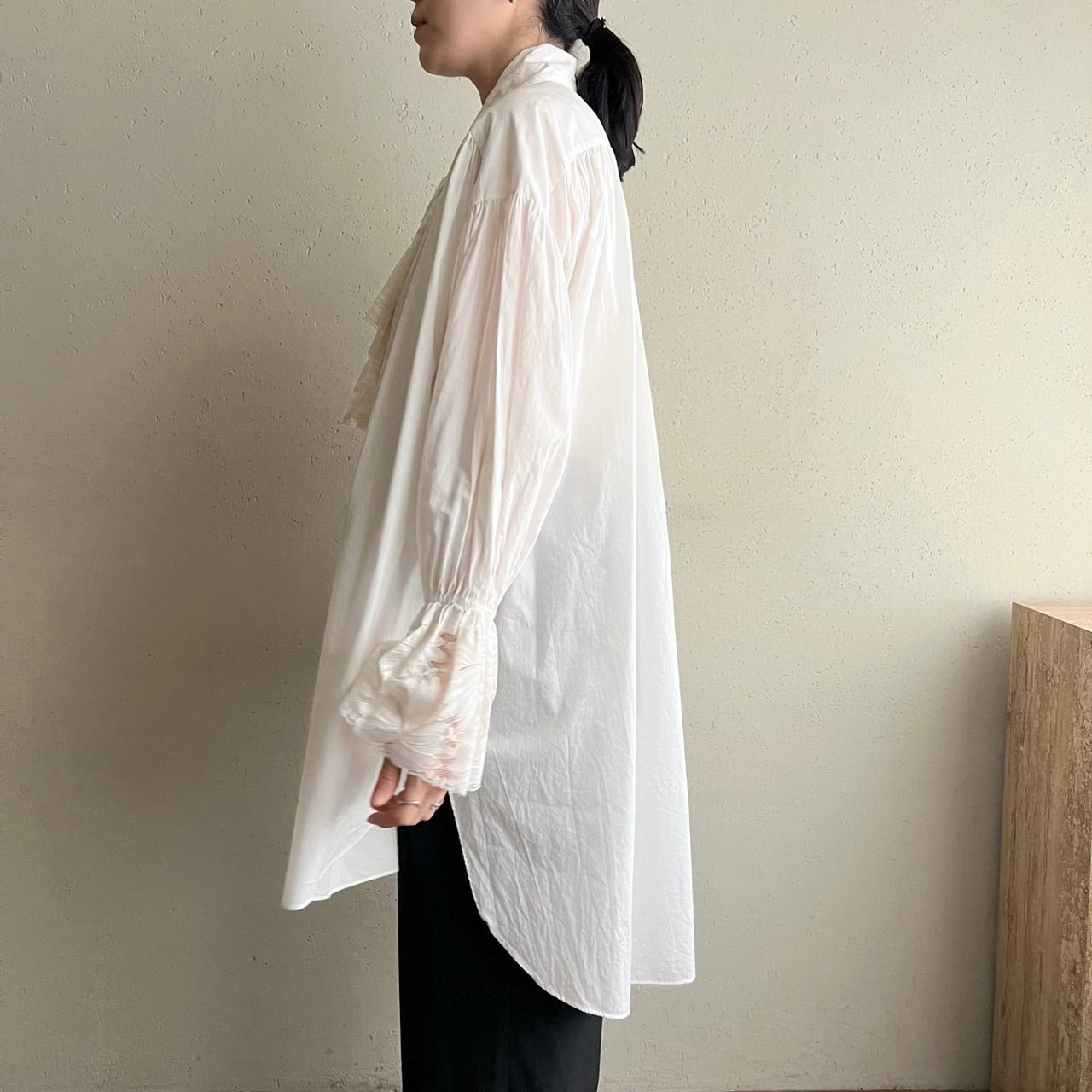 90s”NATORI” Lace Design Shirt
