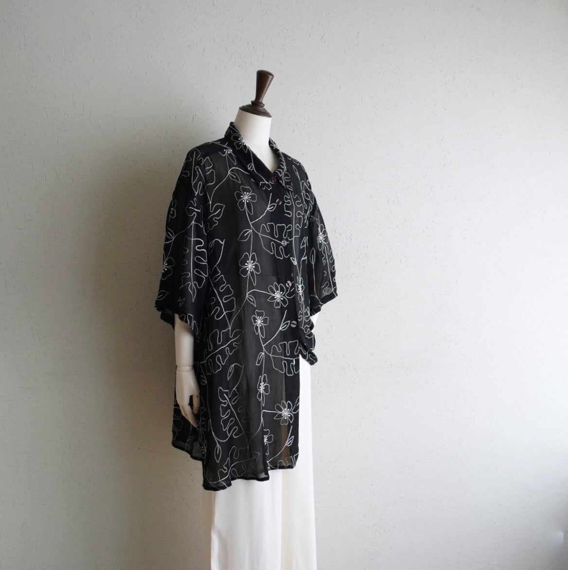 90s Embroidery Sheer Shirt