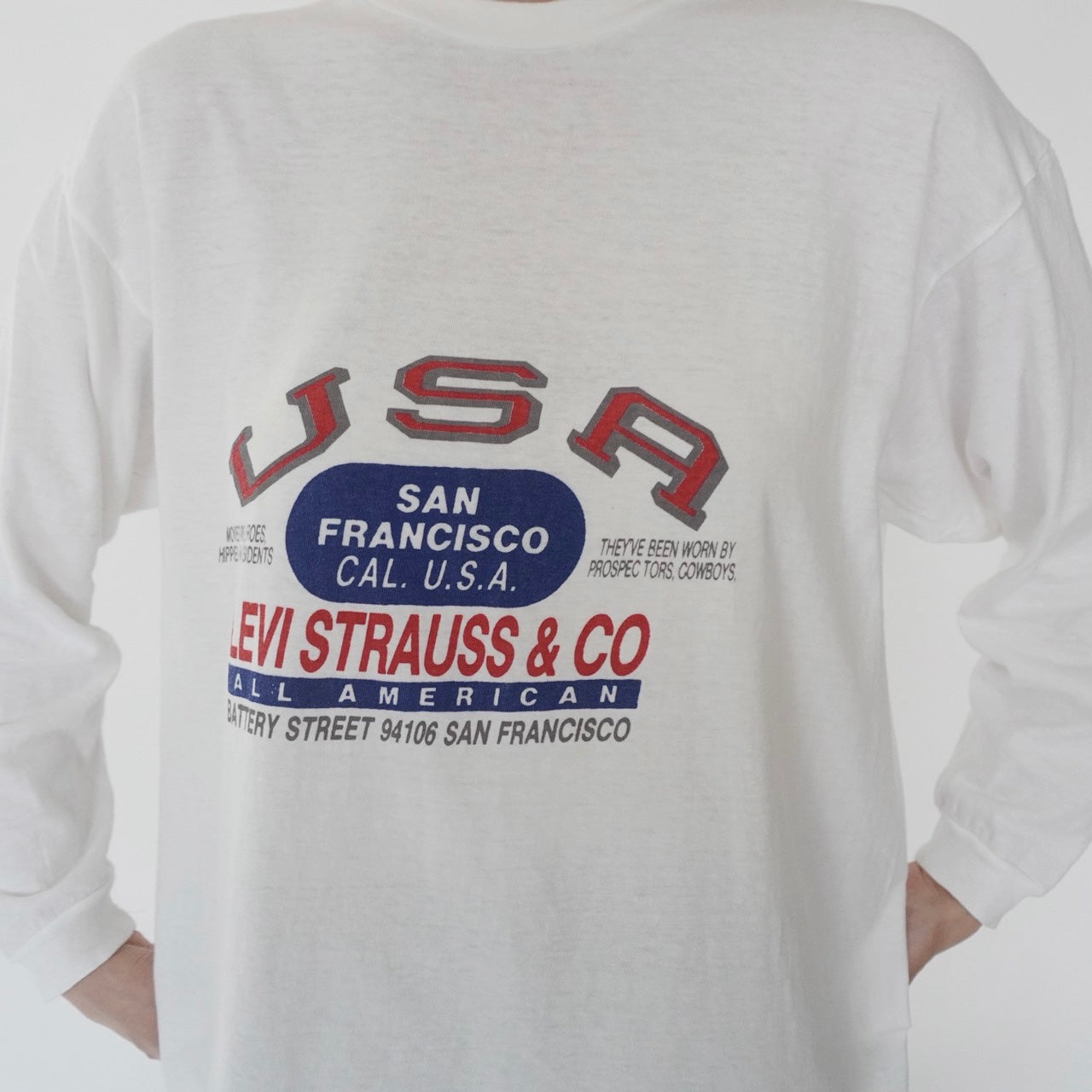 90s "Levis" Printed Long Sleeves T-shirt