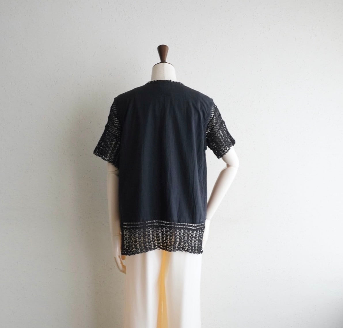 90s Crochet Design Blouse