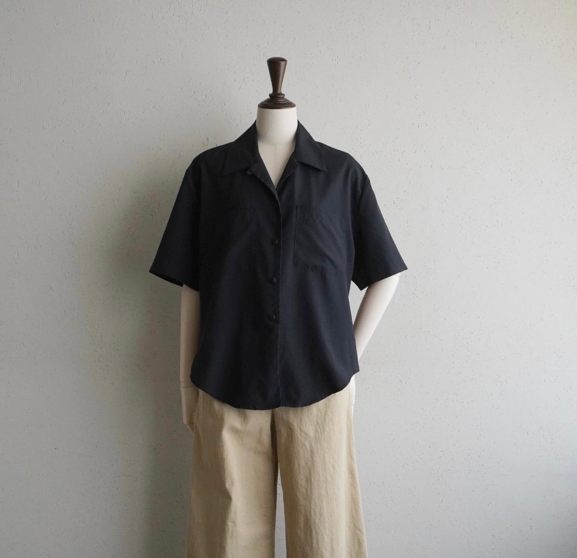 90s Black Shirt