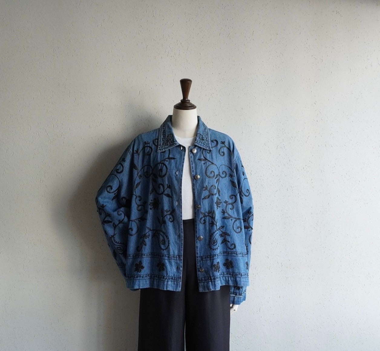 90s Embroidery Denim Jacket