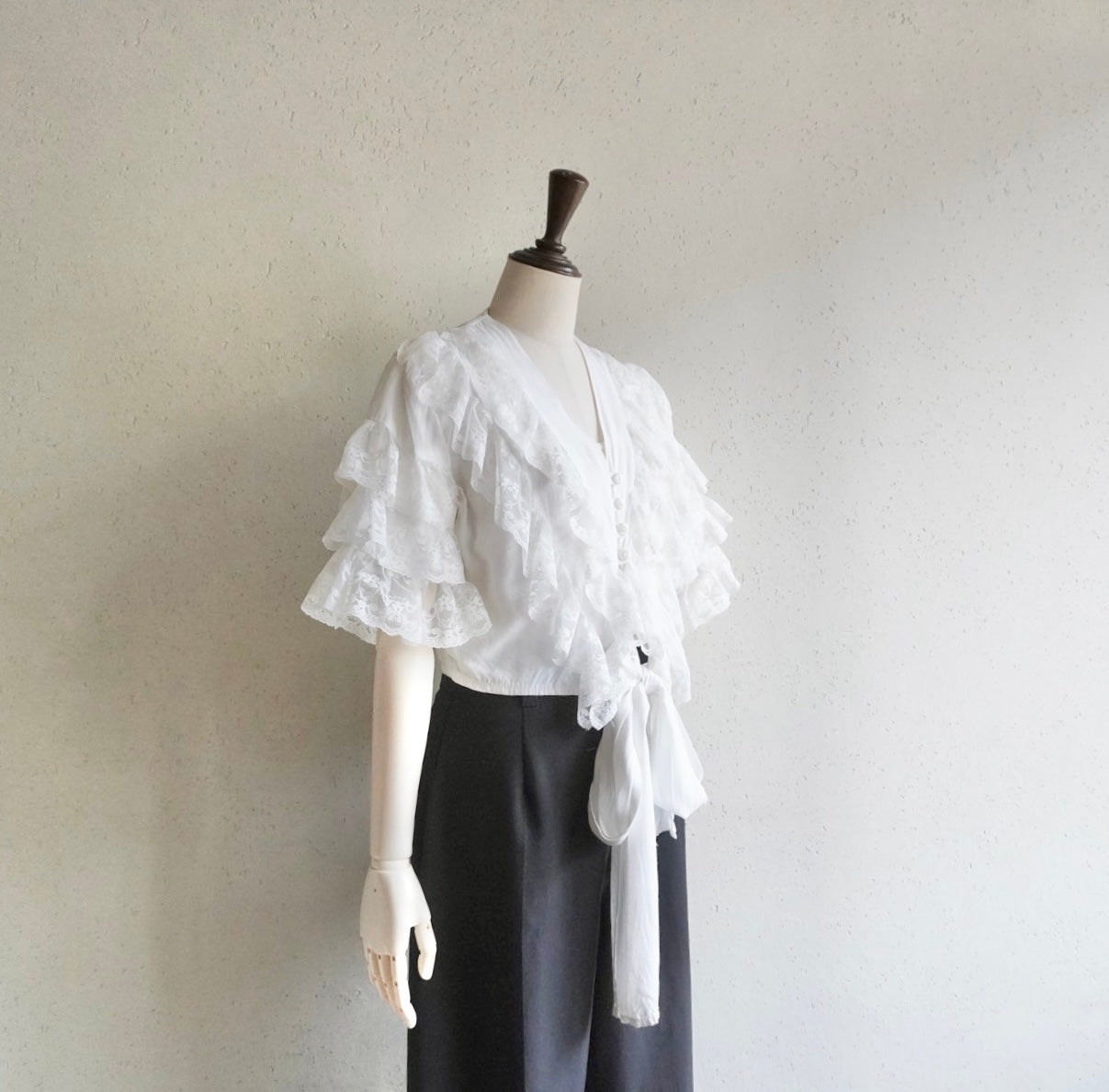 80s Lace Design Blouse