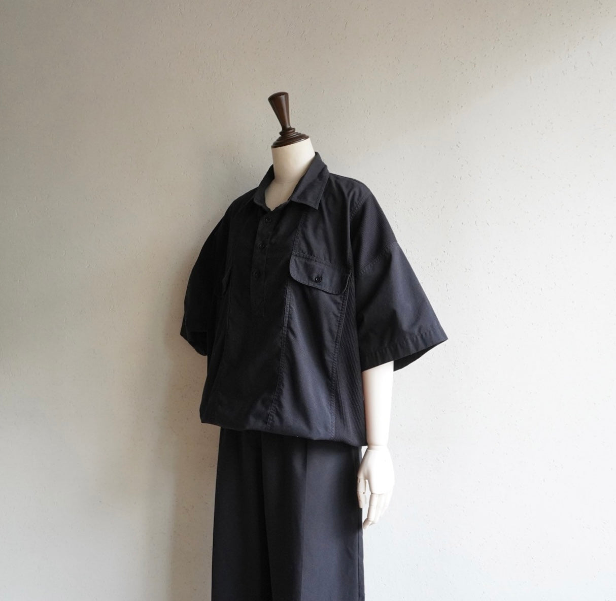 90s Black Design Top