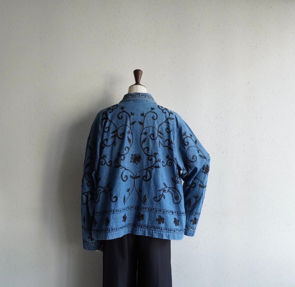 90s Embroidery Denim Jacket