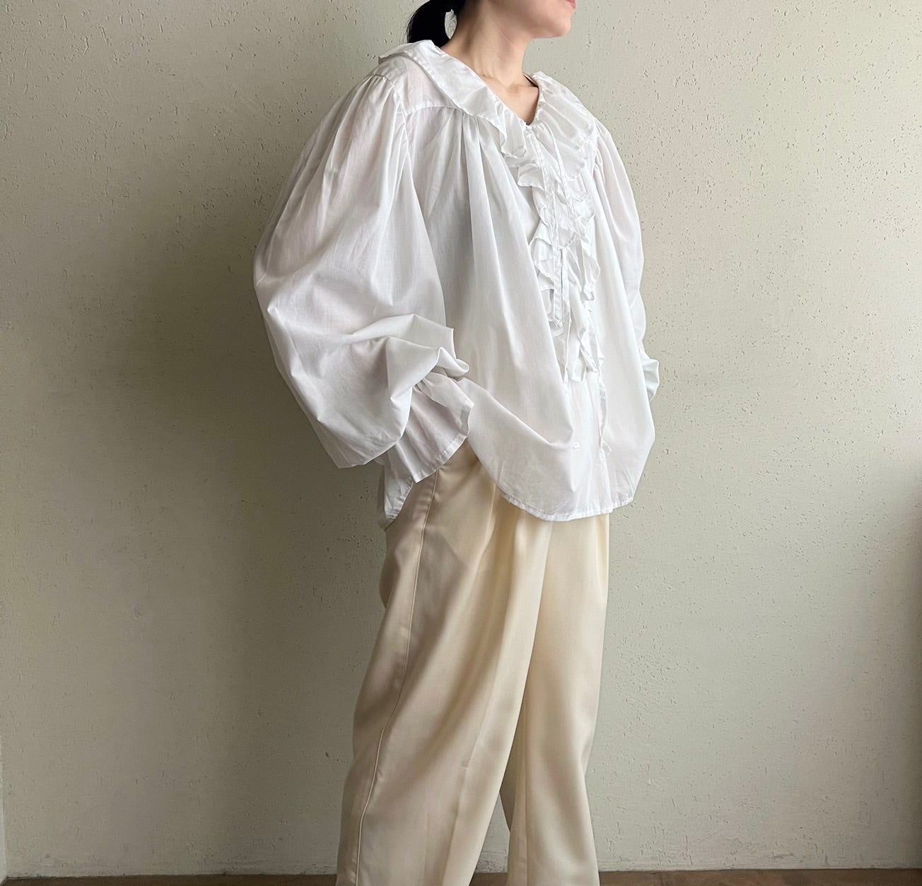 80s White Ruffle Blouse
