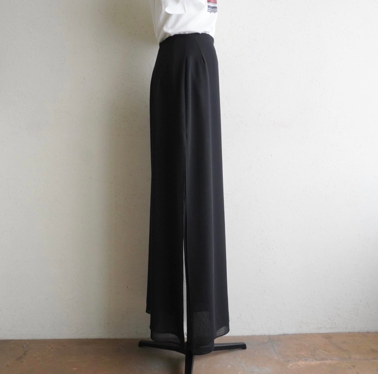 90s Black Slit Design Skirt