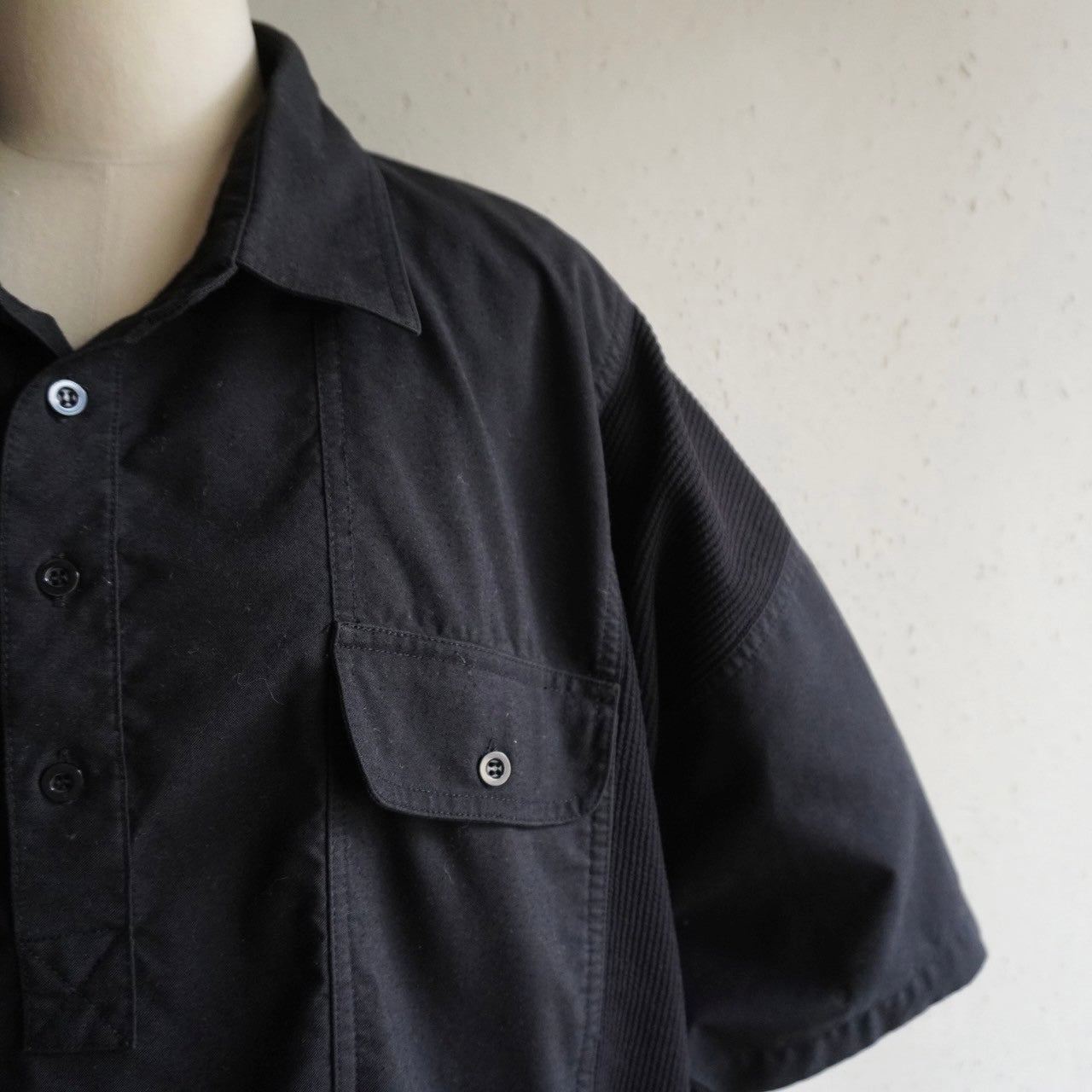 90s Black Design Top