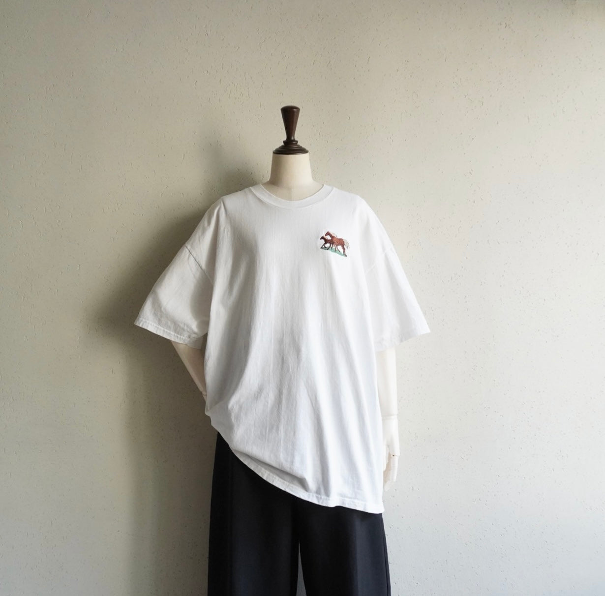 90s Embroidery T-shirt