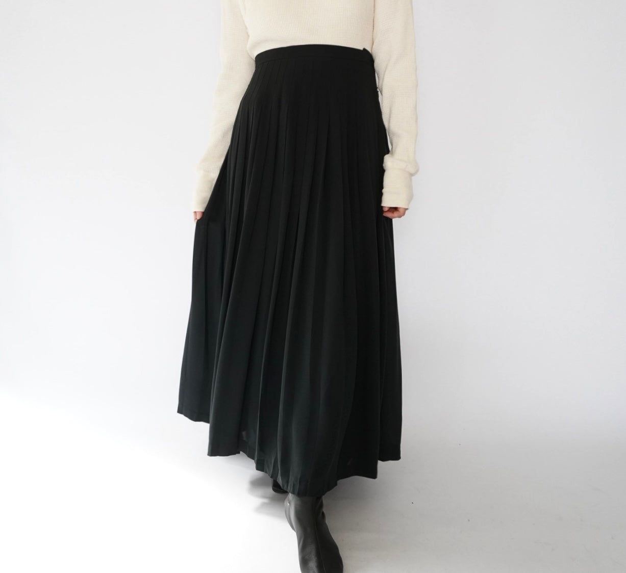 90s "Saks Fifth Avenue" Silk Pleats Skirt