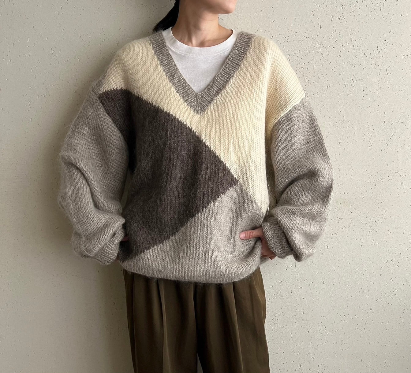 90s V-Neck Knit Sweater