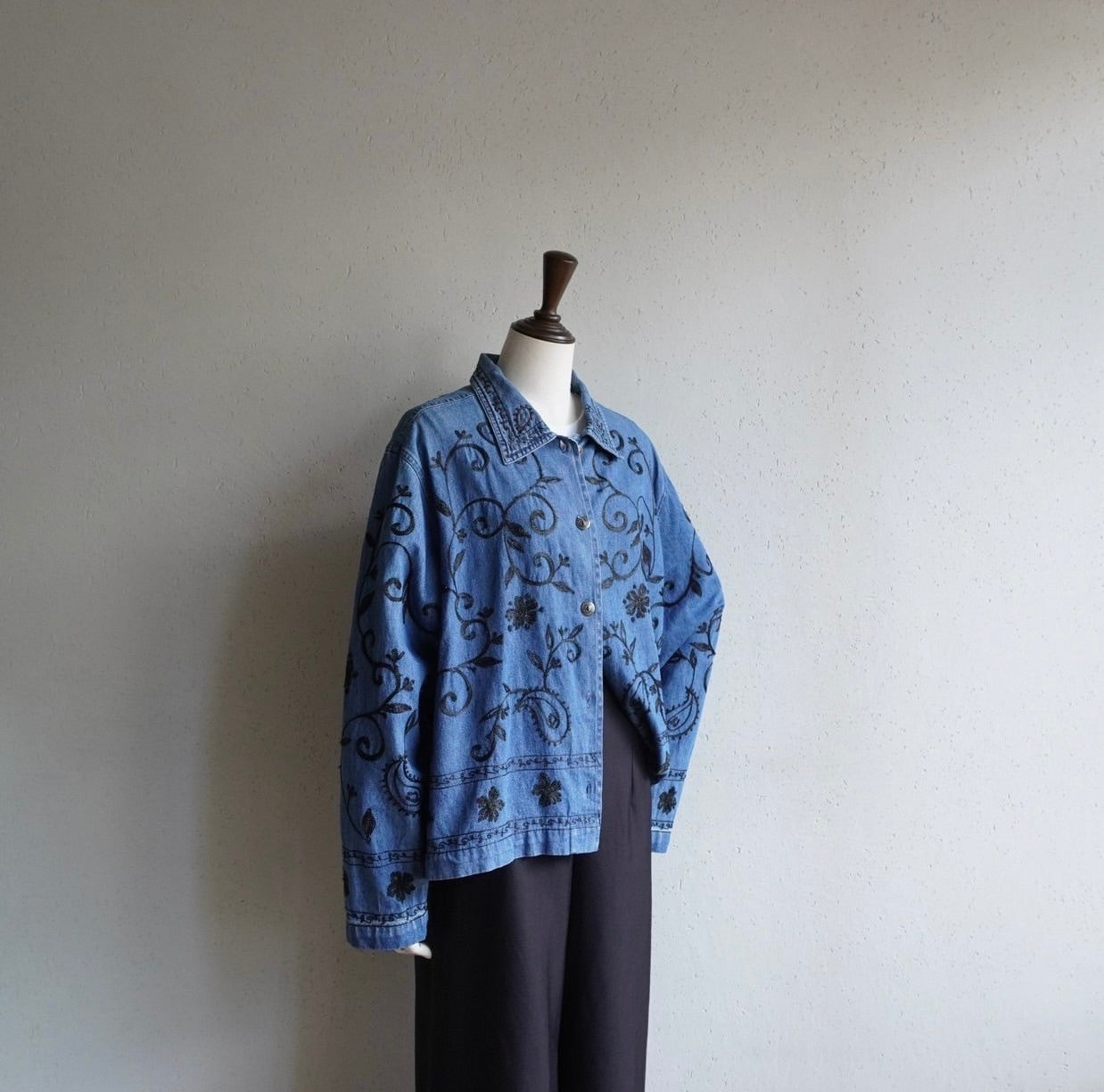 90s Embroidery Denim Jacket