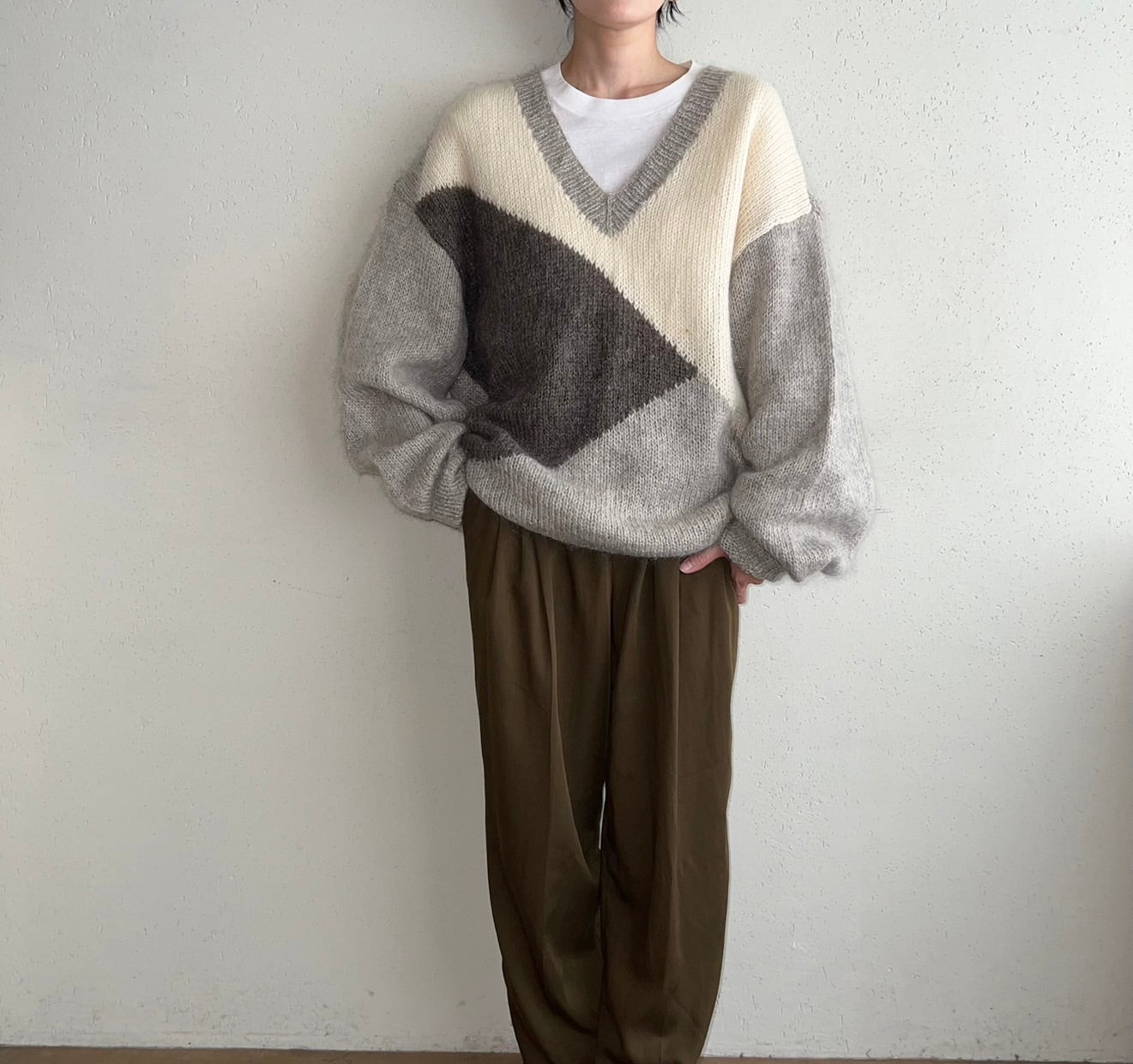 90s V-Neck Knit Sweater