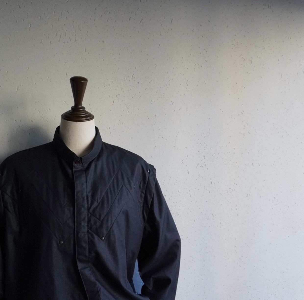 90s Black Design Shirt