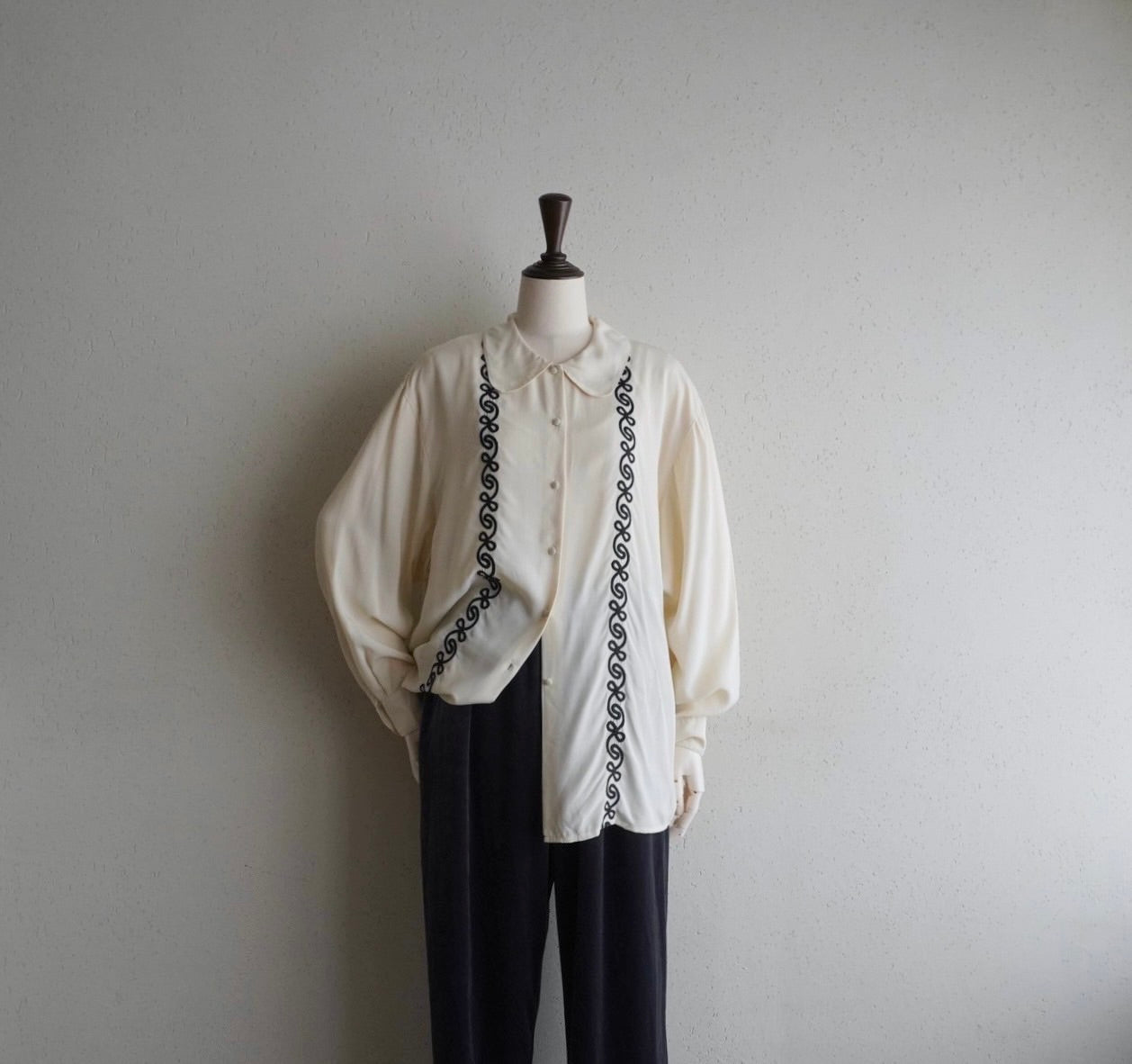 90s "cacharel"Embroidery Shirt Made in Italy