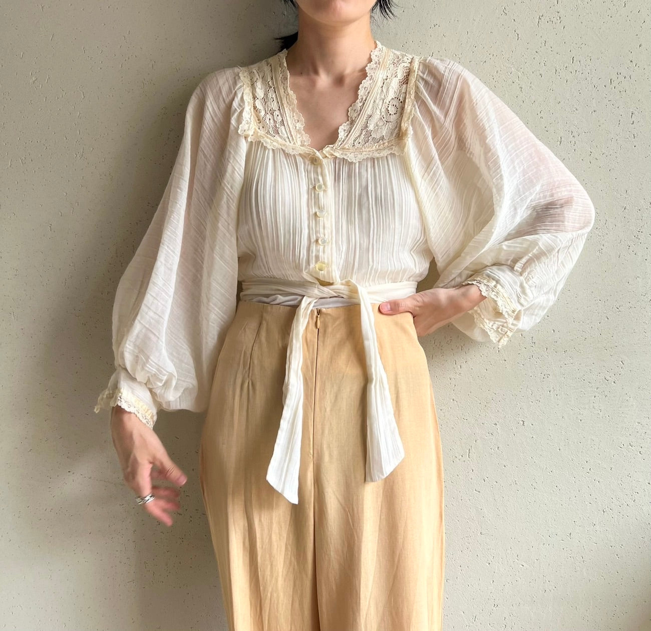 70s Lace Design Blouse