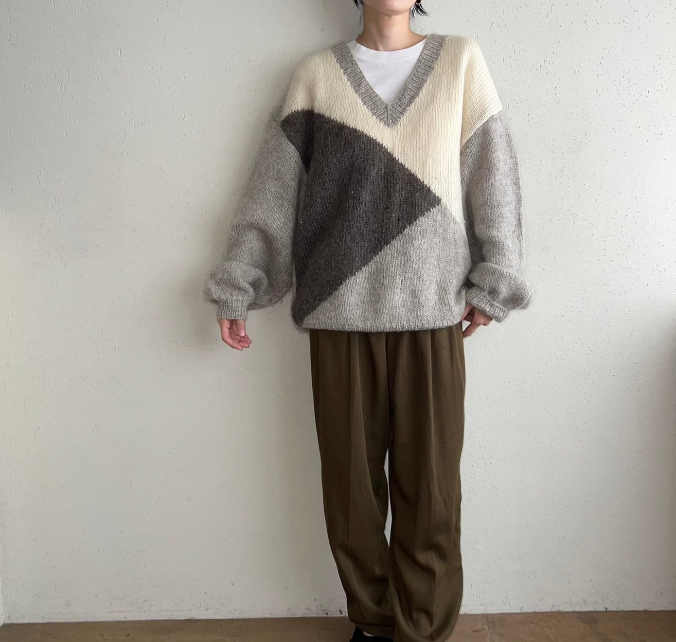 90s V-Neck Knit Sweater