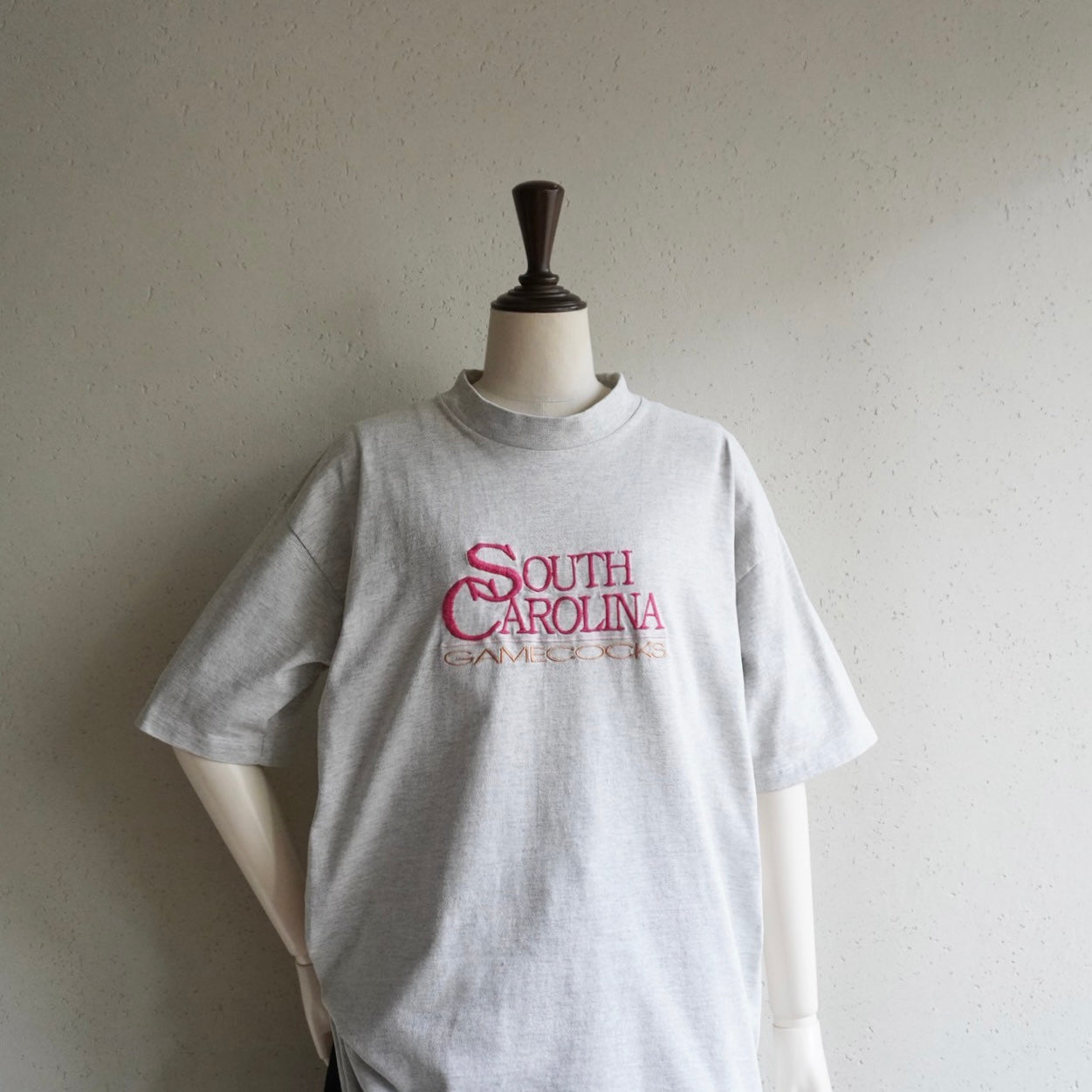 90s Embroidery High Neck T-shirt