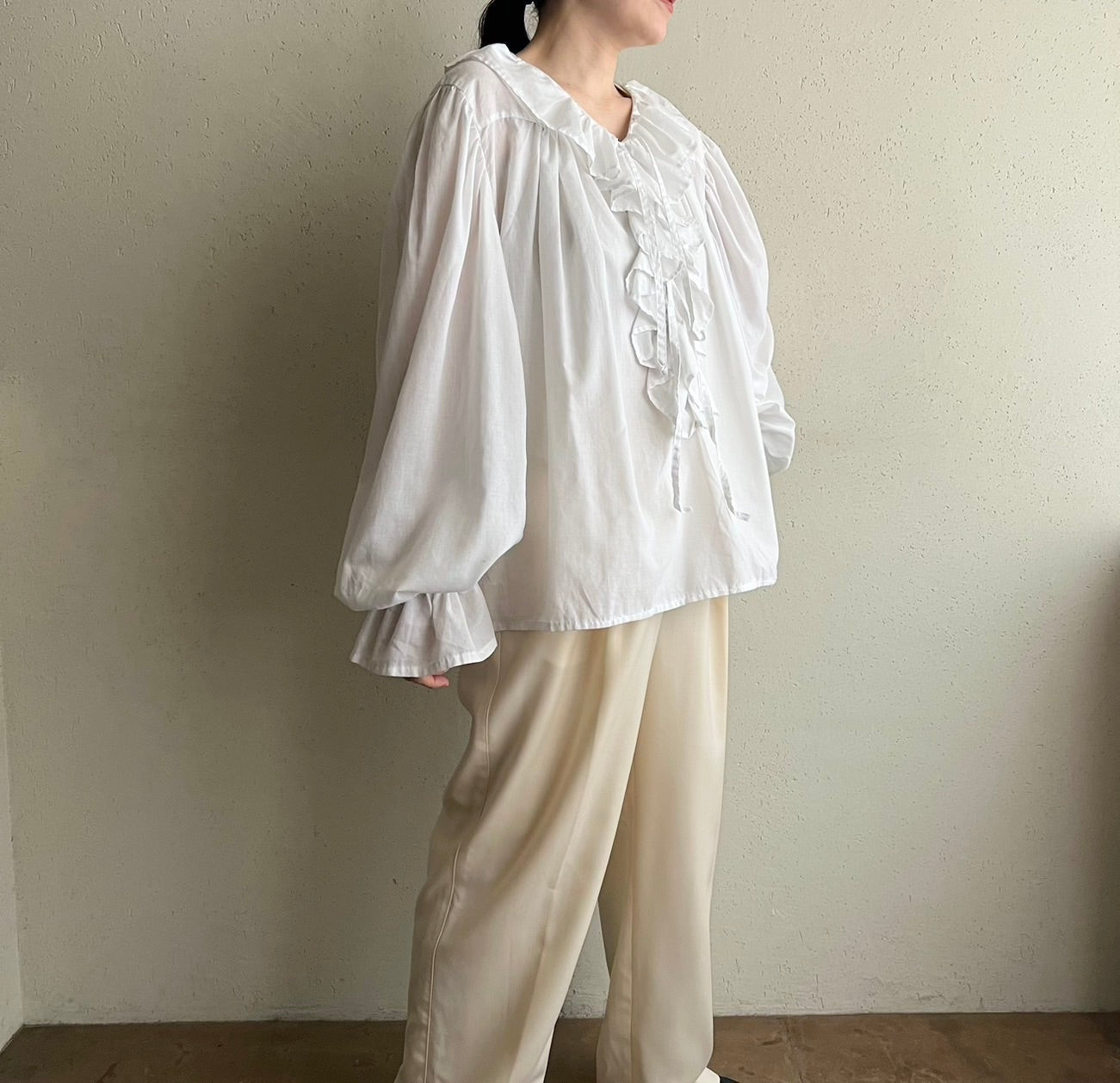 80s White Ruffle Blouse