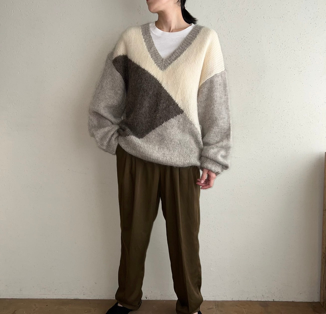 90s V-Neck Knit Sweater
