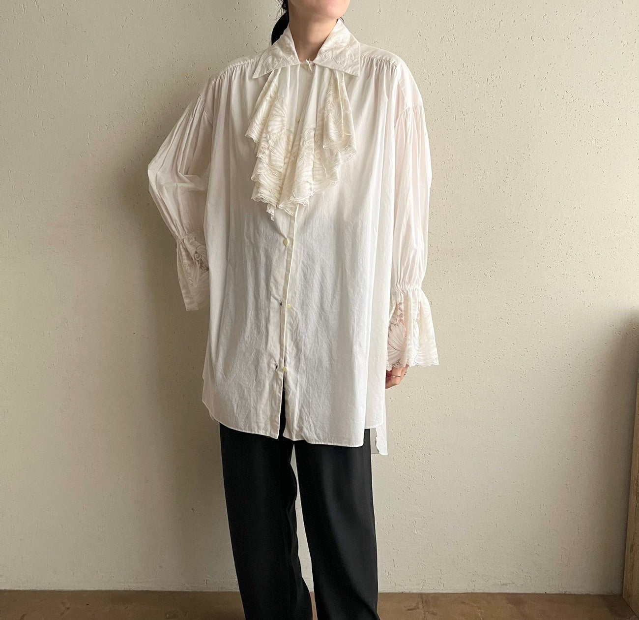 90s”NATORI” Lace Design Shirt
