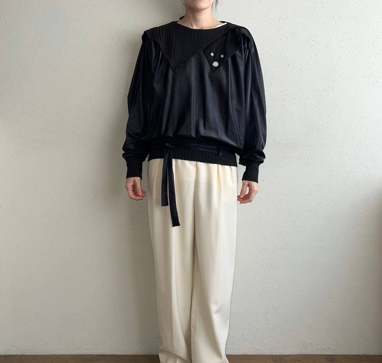 90s Black Design Top