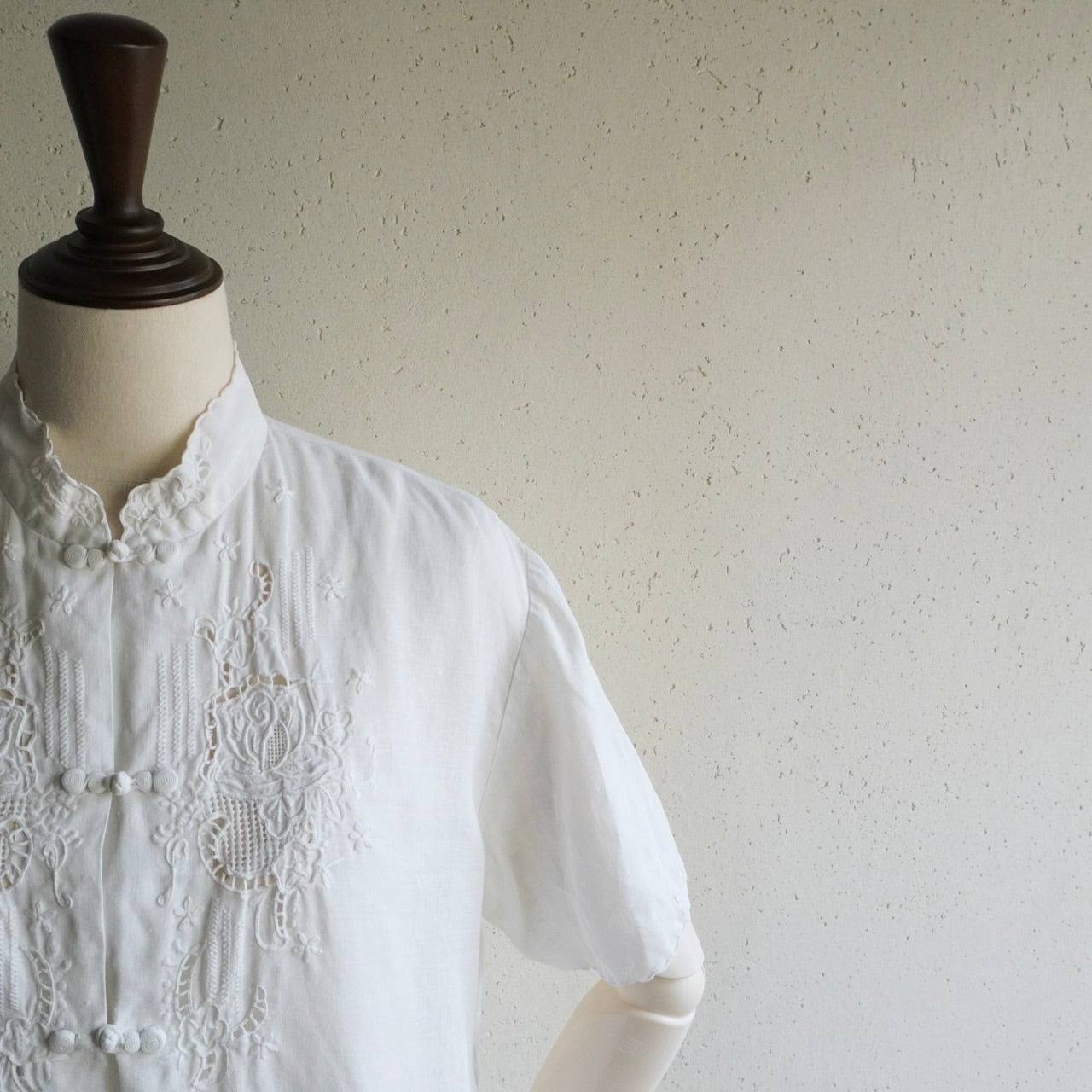 60s Embroidery Blouse