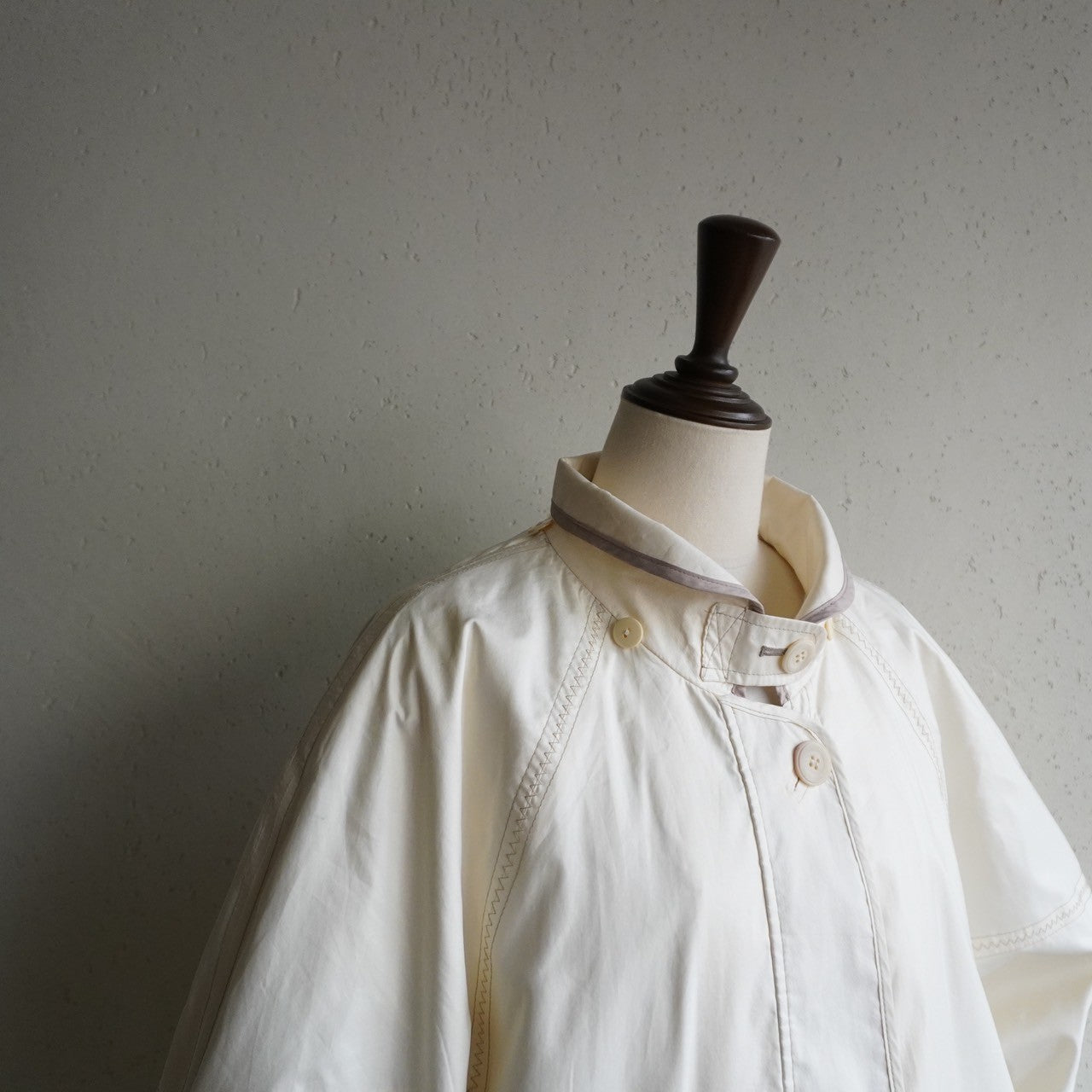 90s EURO Ivory Light Jacket