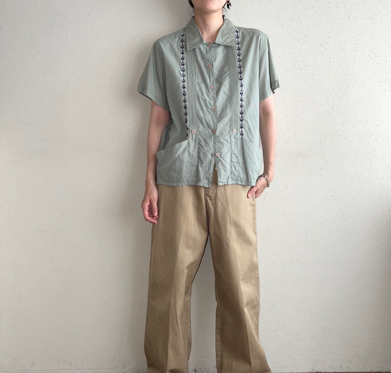 90s Embroidery Shirt