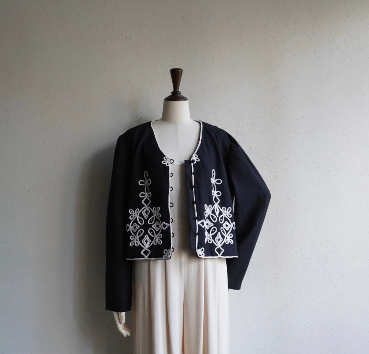 90s "Karin Stevens" Embroidery Jacket