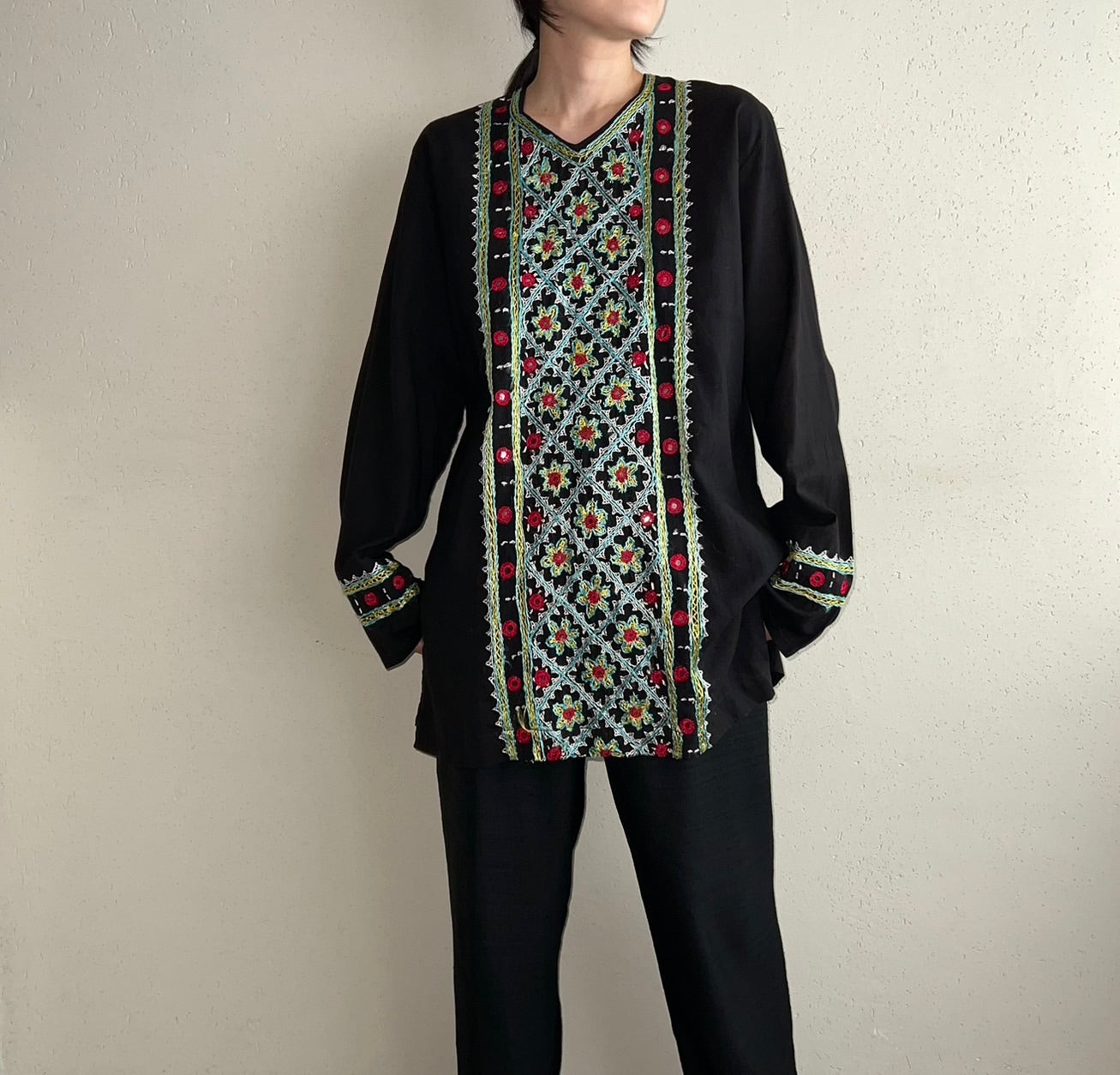 70s Embroidery Blouse