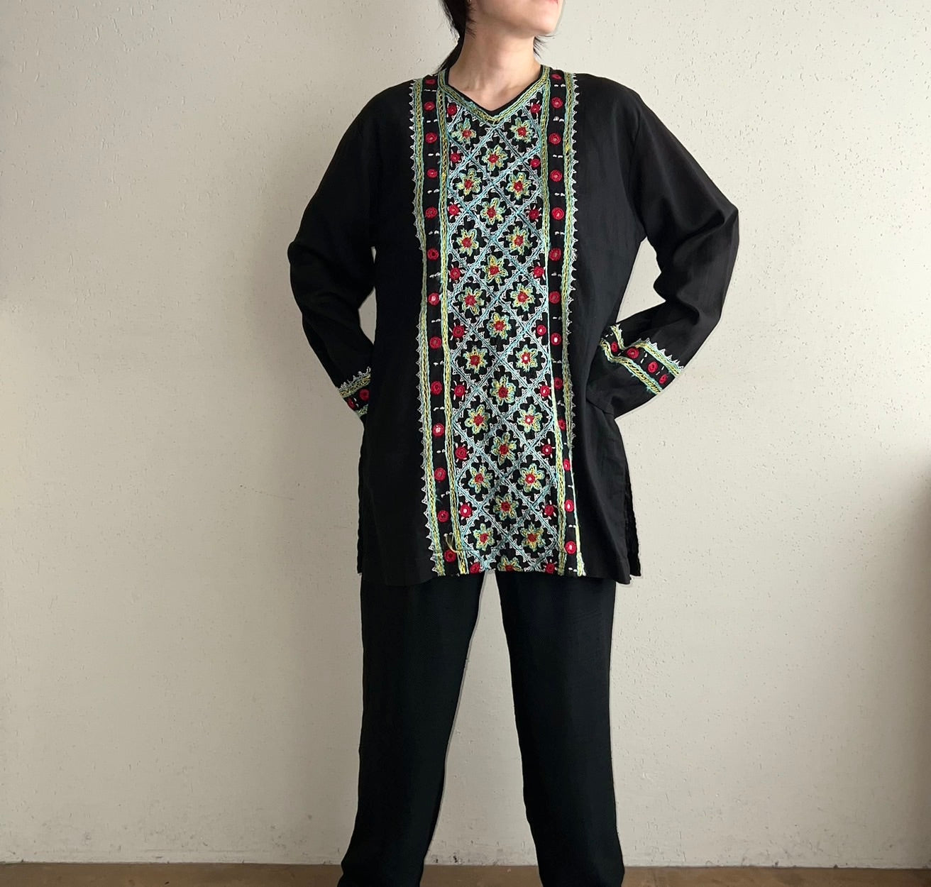 70s Embroidery Blouse
