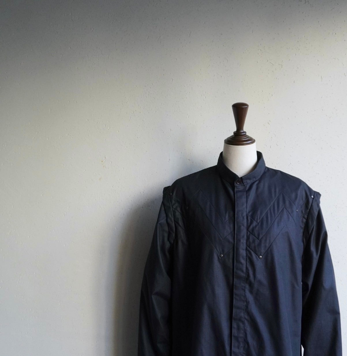 90s Black Design Shirt