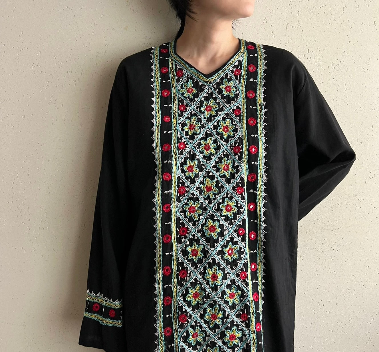70s Embroidery Blouse