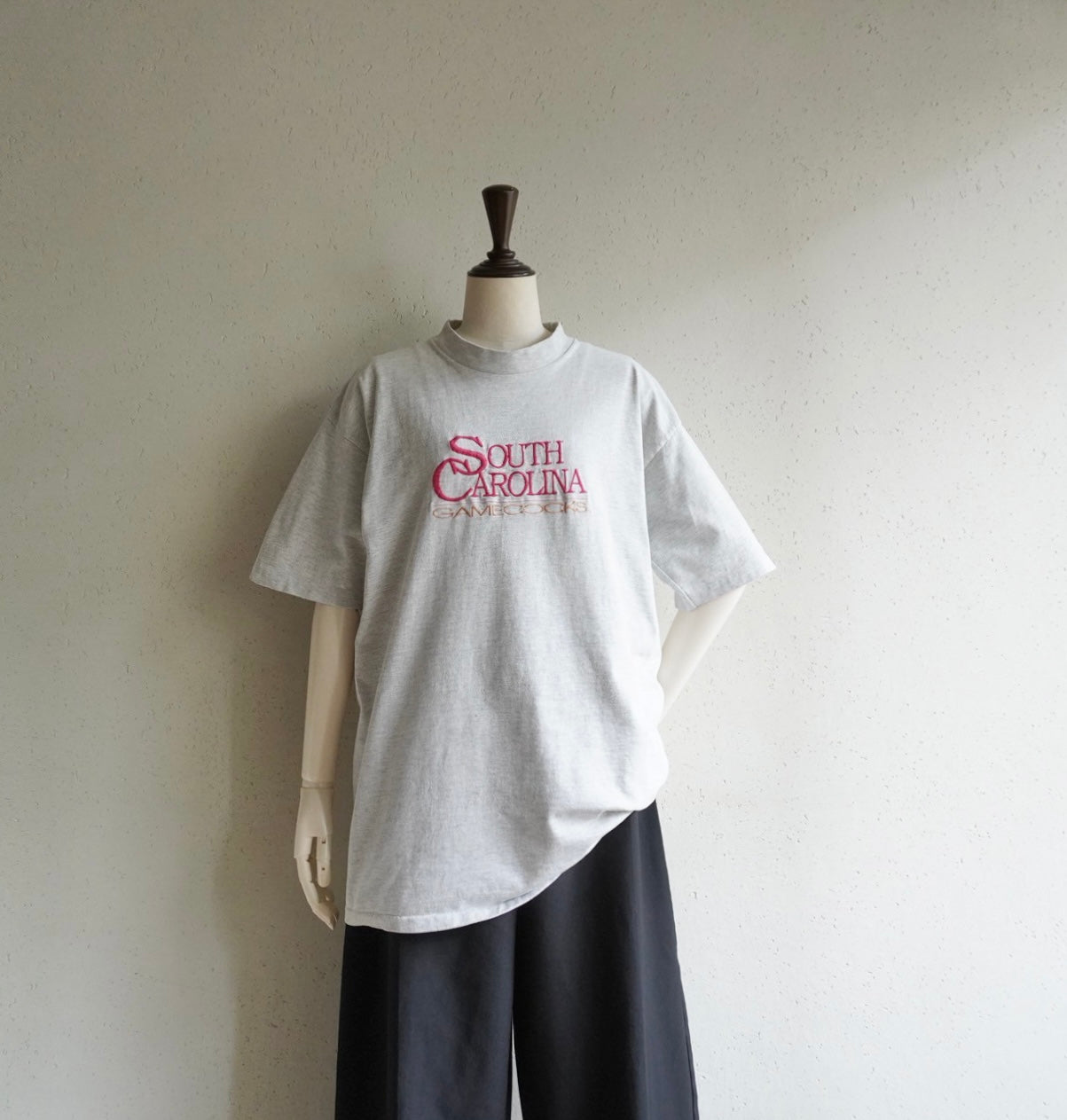 90s Embroidery High Neck T-shirt