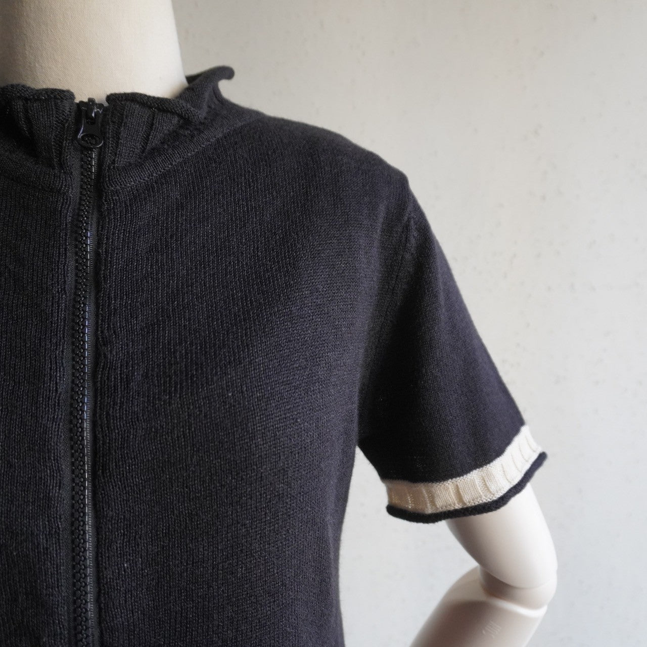 90s EURO Zipped Top