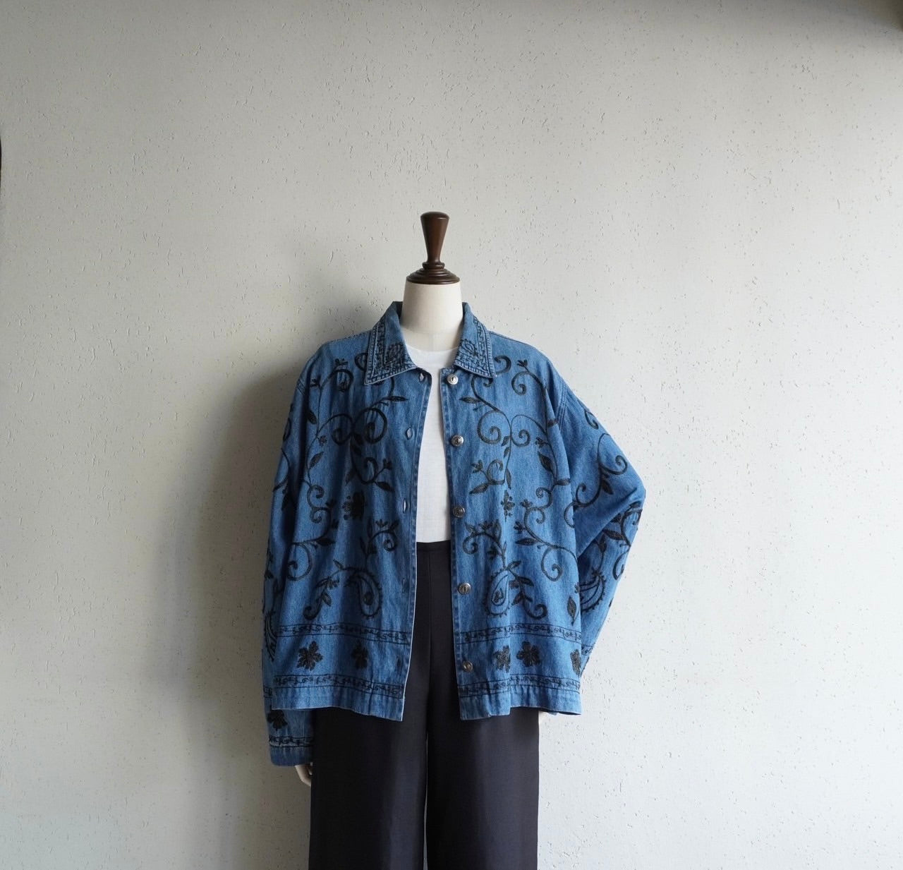 90s Embroidery Denim Jacket