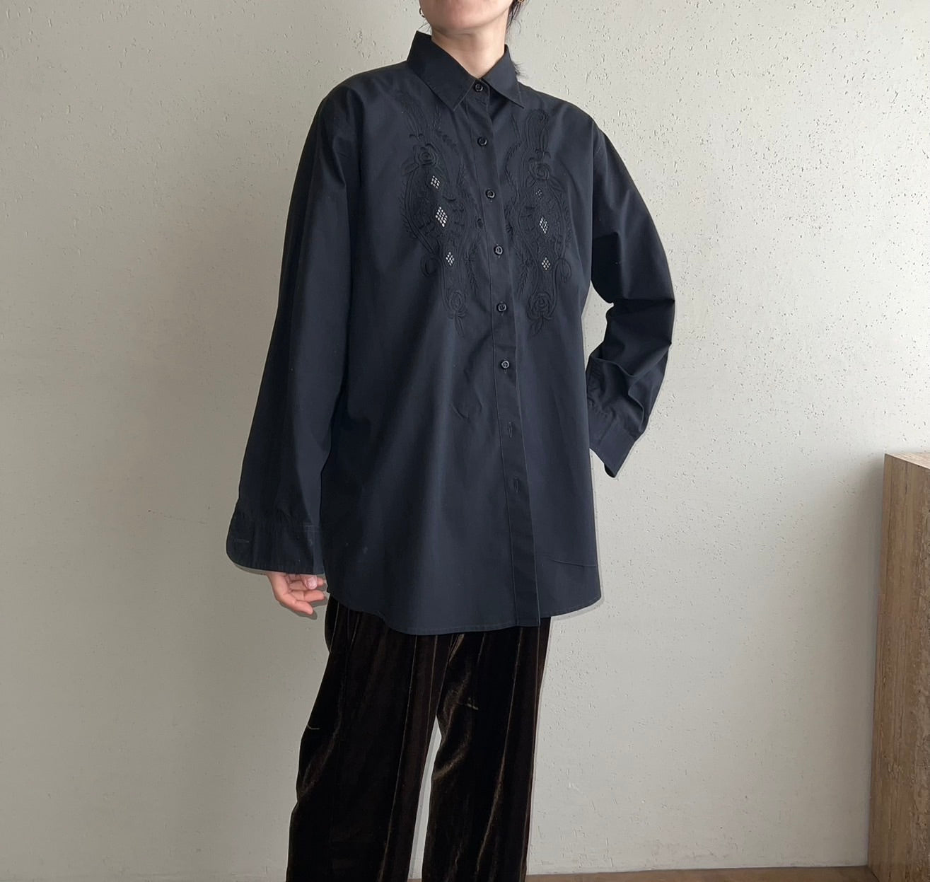 90s Embroidery Shirt
