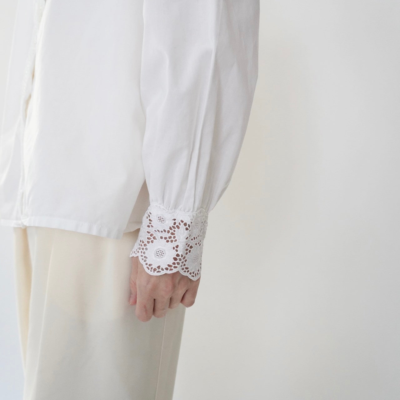 90s EURO Lace Design Blouse