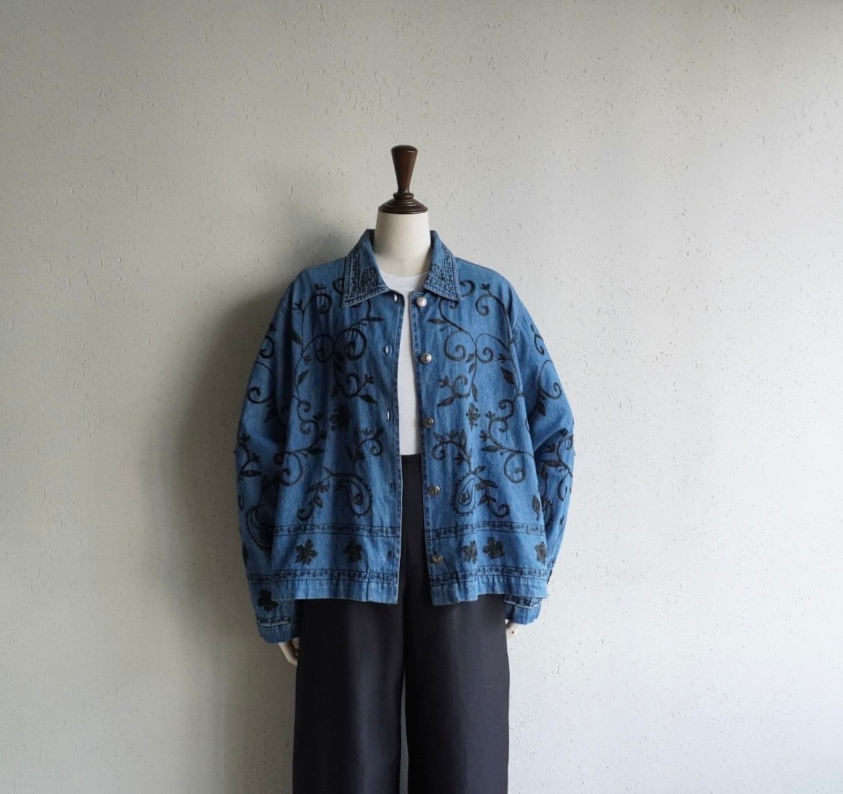 90s Embroidery Denim Jacket