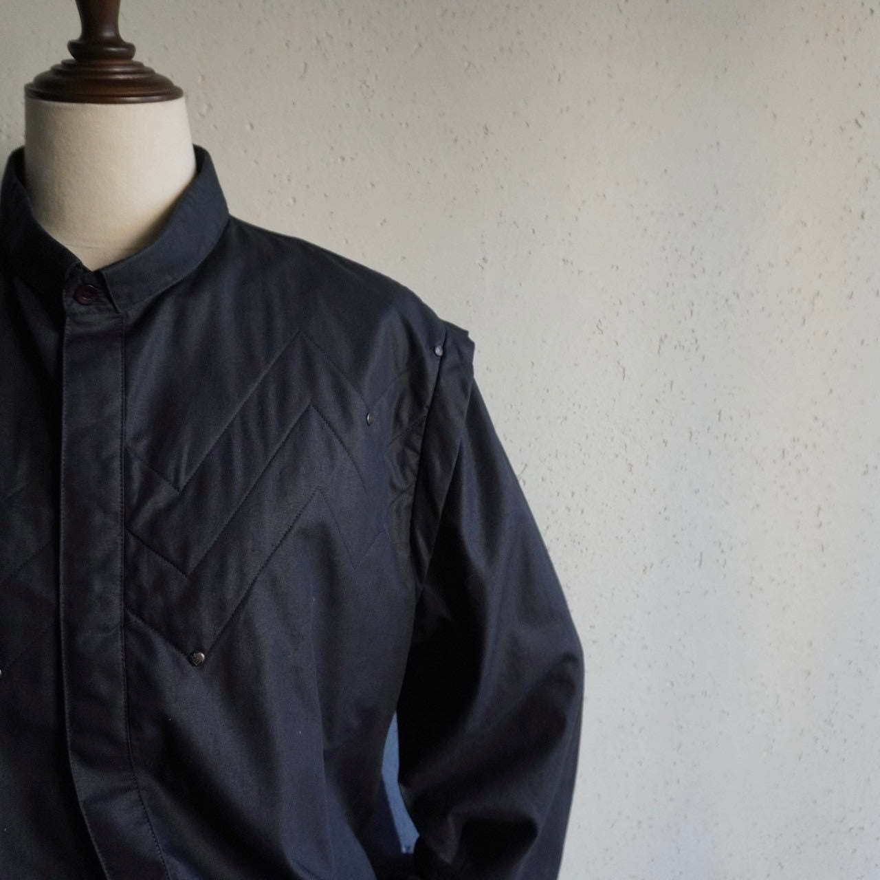 90s Black Design Shirt