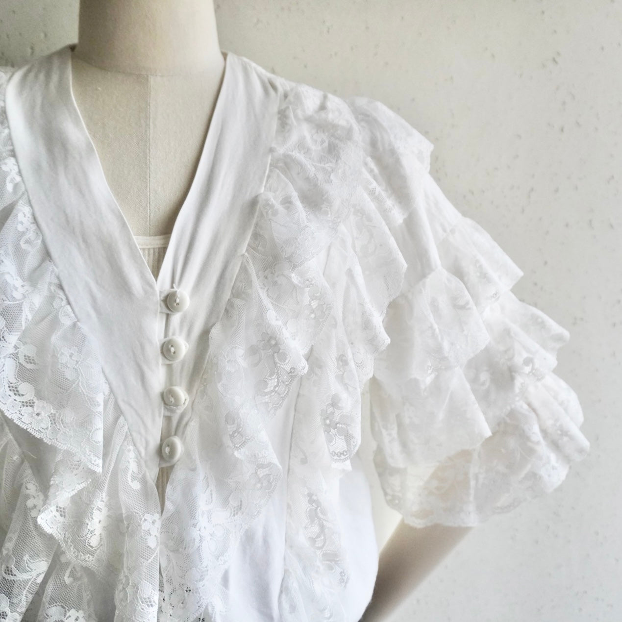 80s Lace Design Blouse