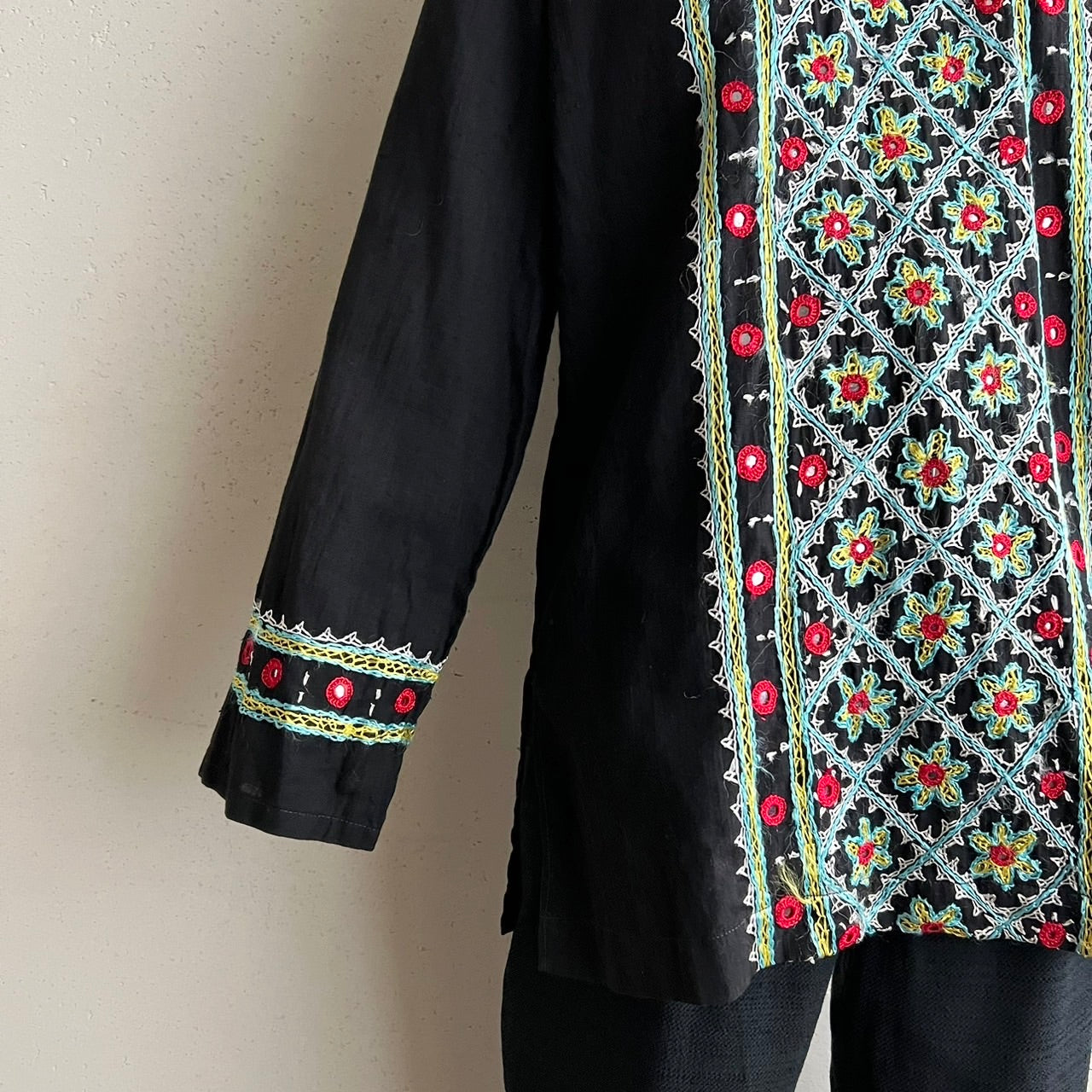 70s Embroidery Blouse
