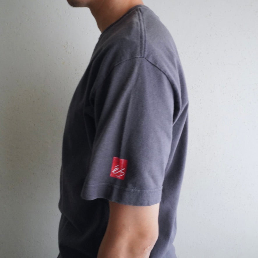 00s "es" T-shirt