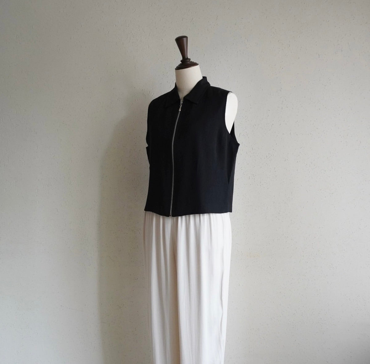 90s Sleeveless Zipped Top,Vest Made in USA