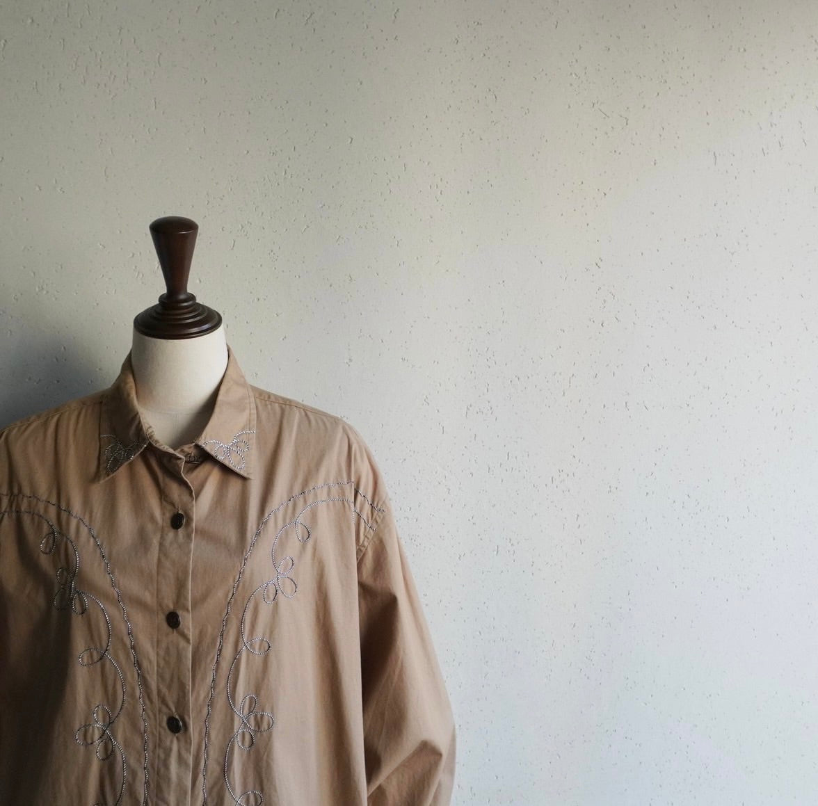 90s Embroidery Shirt