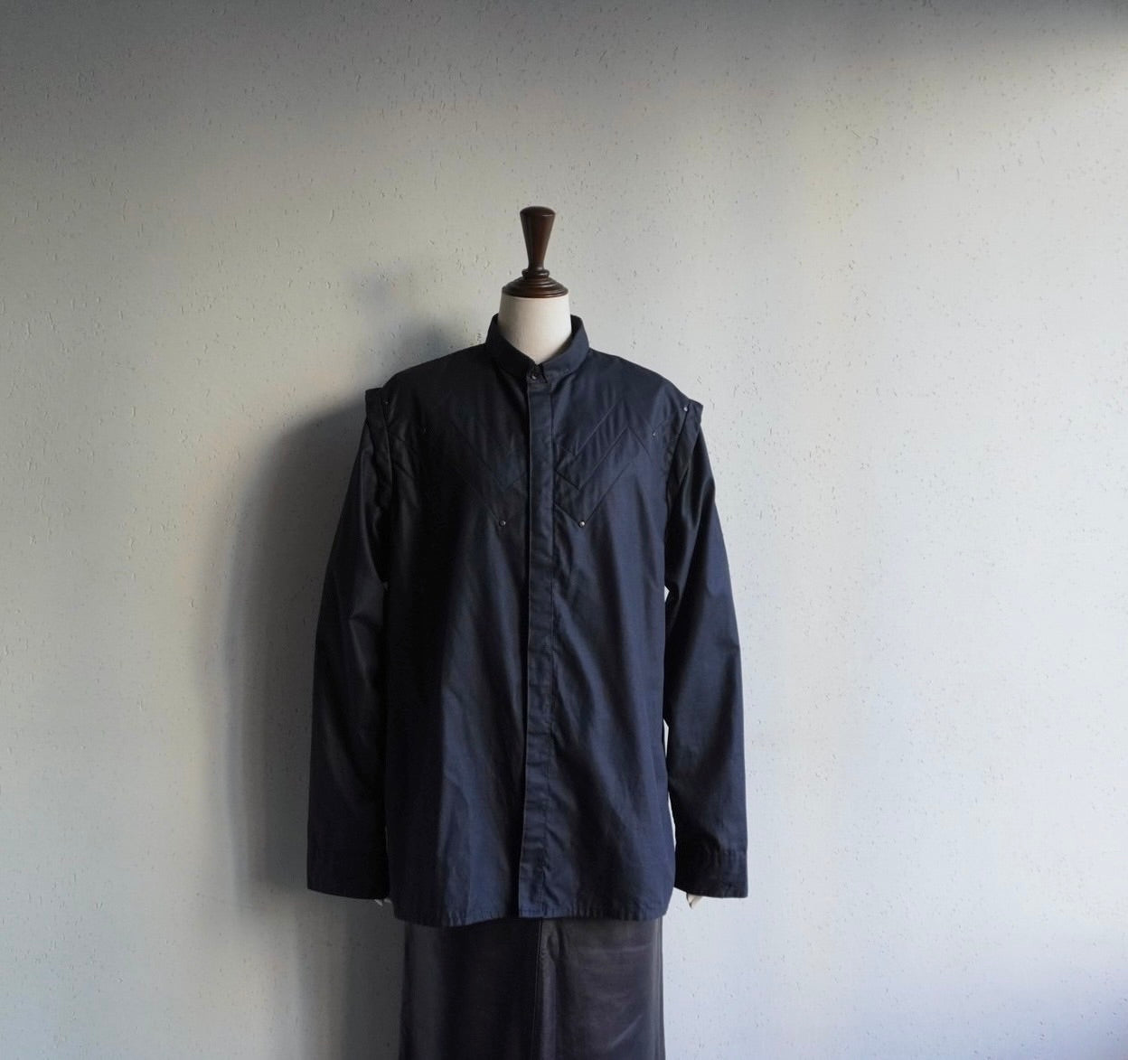 90s Black Design Shirt