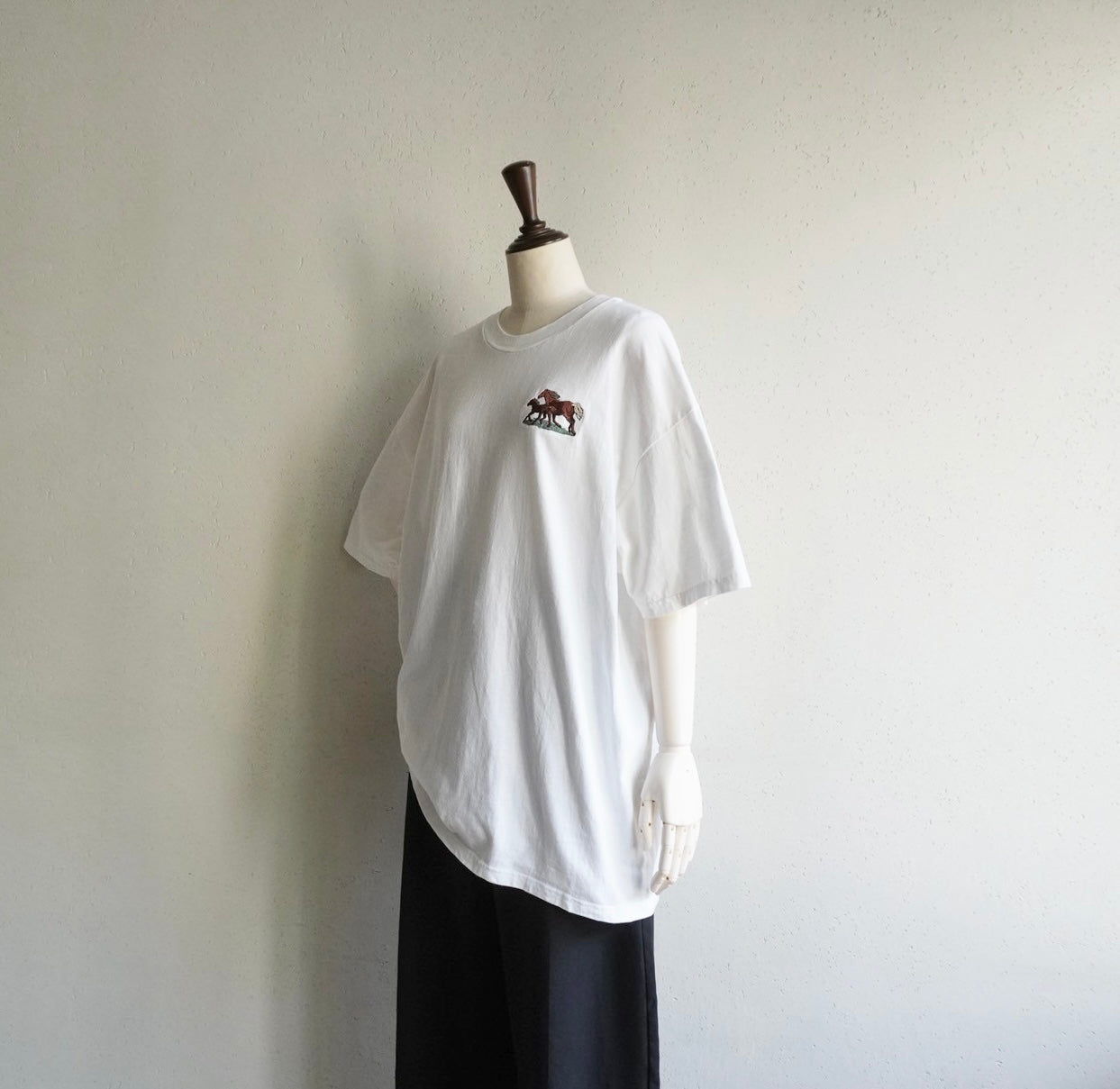90s Embroidery T-shirt