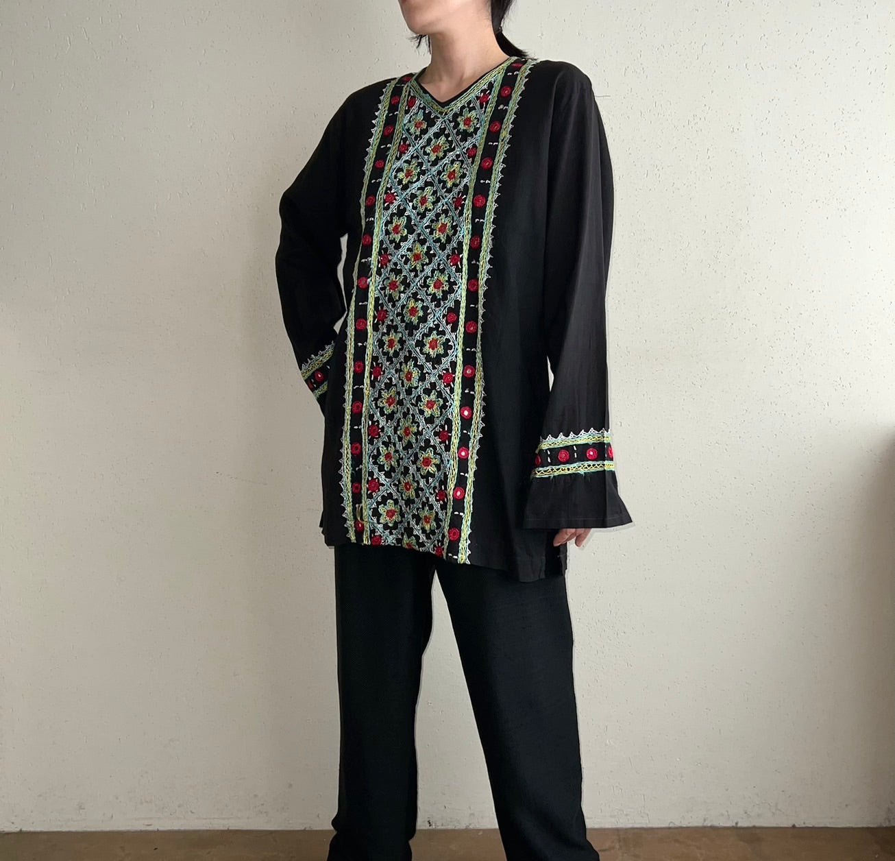 70s Embroidery Blouse